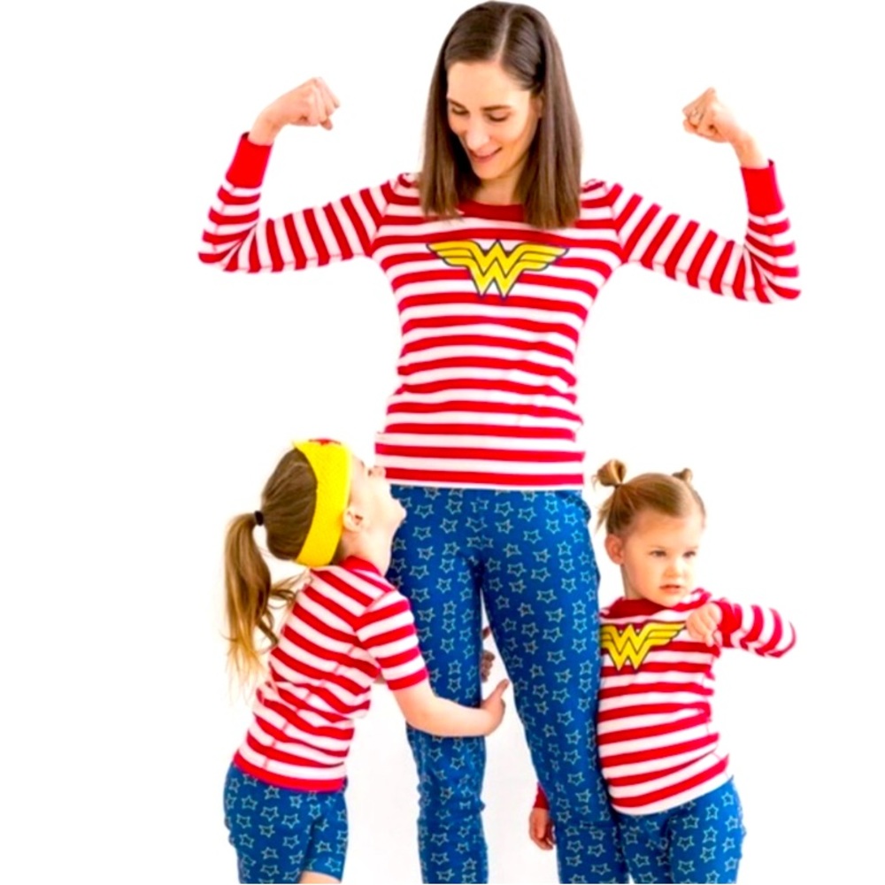 Hannah Anderson Wonder Woman Adult Pajama Set M